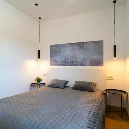 Ocean Lagoon By Belmont Realty アパート